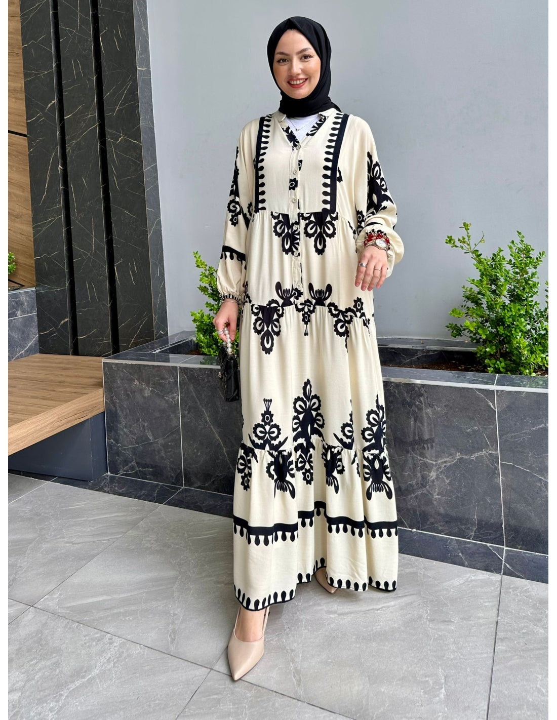 Amine Kleid
